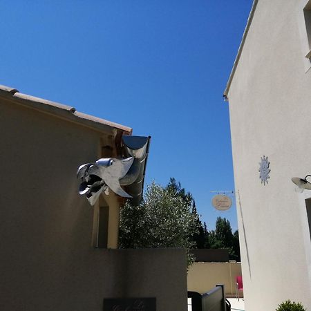 Vila Le Cabanon De Laura LʼIsle-sur-la-Sorgue Exteriér fotografie